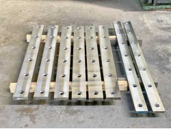 รับทำและซ่อม Tool เครื่องพับโลหะ PUNCH ร่องพับ V-Die ทูกรูปแบบต่างๆของเครื่อง PRESS BRAKE และรับเจียระไนคมใบมีดตัดโลหะของเครื่อง SHEARING รองรับใบมีดยาวทุกขนาด