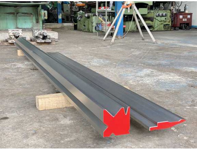 รับทำและซ่อม Tool เครื่องพับเหล็ก PUNCH ร่องพับ V-Die ทูกรูปแบบต่างๆของเครื่อง PRESS BRAKE และรับเจียระไนคมใบมีดตัดเหล็กของเครื่อง SHEARING รองรับใบมีดยาวทุกขนาด