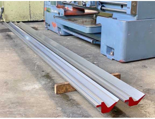 รับผลิต ซ่อมTooling เครื่องพับเหล็ก PUNCH ร่องพับ V DIE ทูลพับเหล็กทุกรูปแบบของเครื่อง PRESS BRAKE รับเจียระไนคมใบมีดตัดเหล็กเครื่อง SHEARING รองรับใบมีดได้ยาวถึง 6เมตร