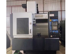 CNC makino v55