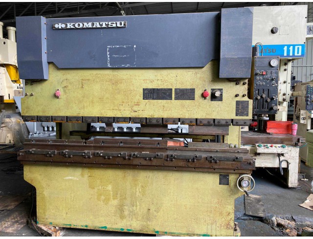 เครื่องพับ KOMATSU 110 ตัน