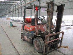 ขายรถโฟล์คลิฟมือสอง สถาพดี ใช้งานได้ปกติ TOYOTA FORKLIFT / 6FGL20สนใจติดต่อ คุณเอ๋