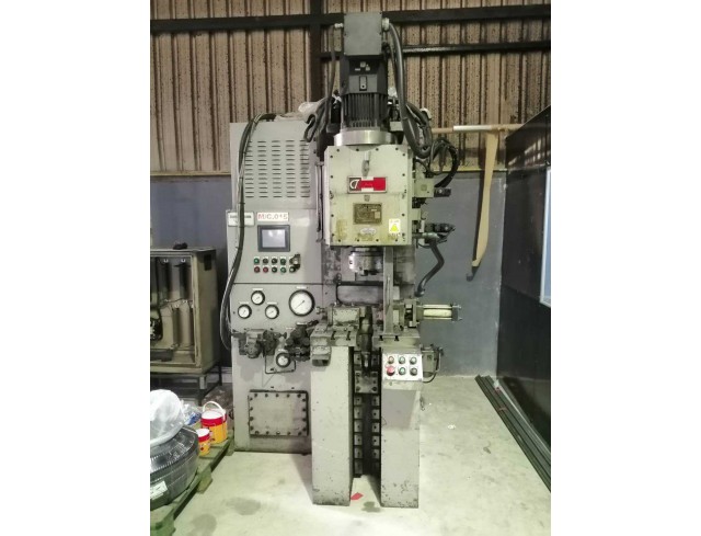 Friction welder machine