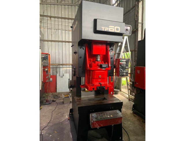 AMADA 60 ton ปีผลิต 1991.2