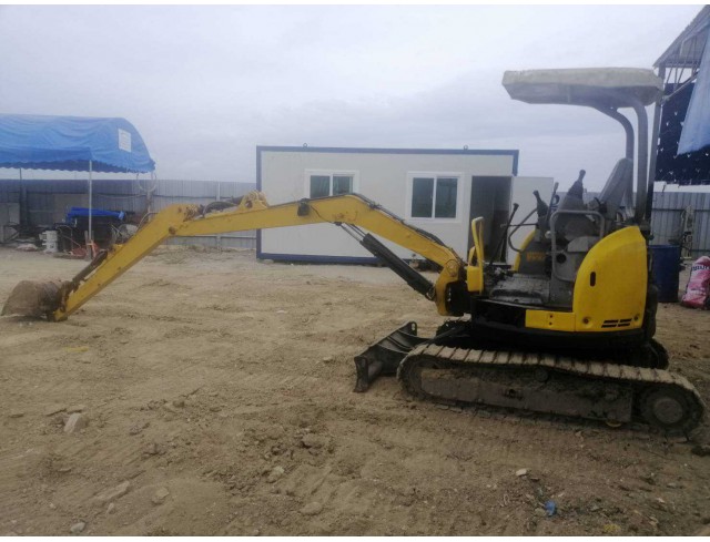 รถขุด ขนาดเล็ก เที่ยบเท่า KOMATSU PC25&30 Vio27-5B  ปี2013