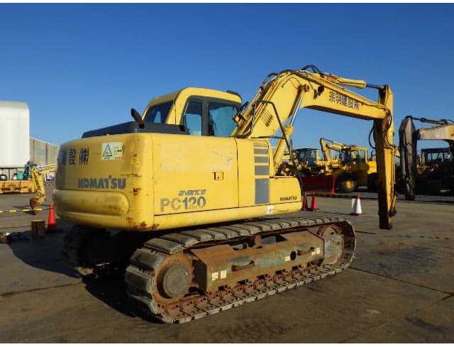 KOMATSU  PC120-6  สภาพพร้อมใช้  สนใจติดต่อ คุณนุ นครปฐม 081-9863811