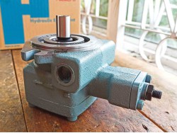 ปั๊มใบพัดแบบปรับได้ (Variable Vane Pump) Nachi VDS Series