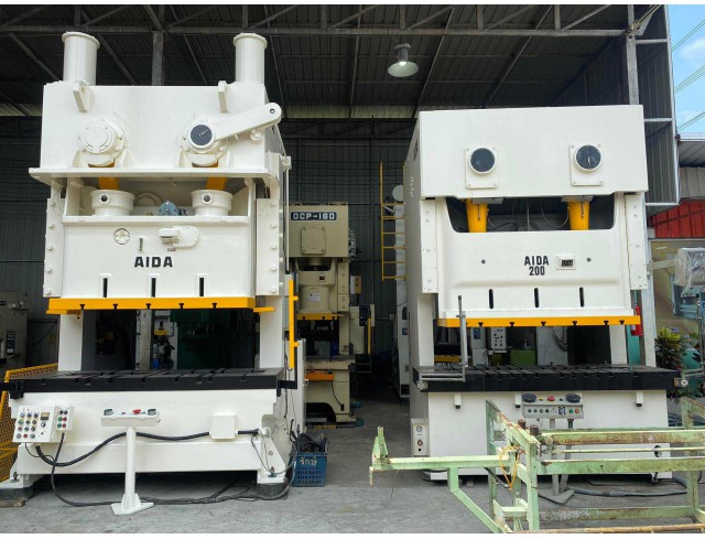 เครื่องปั้ม AIDA200 ton