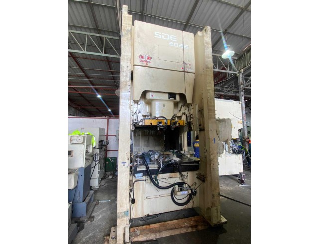 เครื่องปั๊ม Servo press AMADA 200 TON